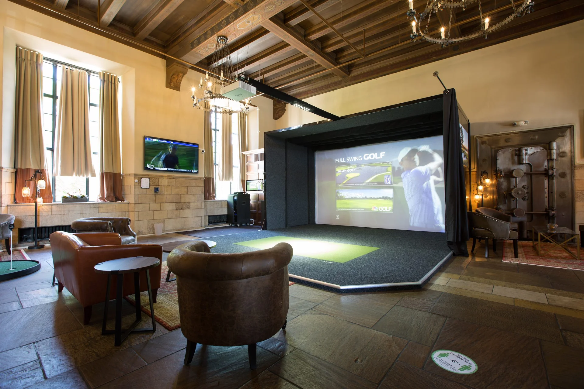 Proximity Golf Lounge - Photo 2